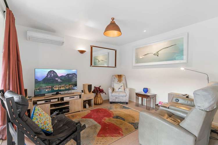 22 Paradise Point Place One Tree Point_12