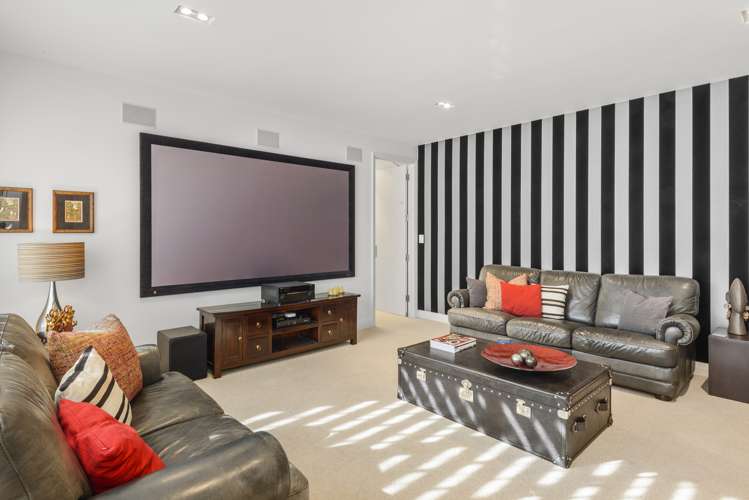 15 Omeo Crescent Redcliffs_16