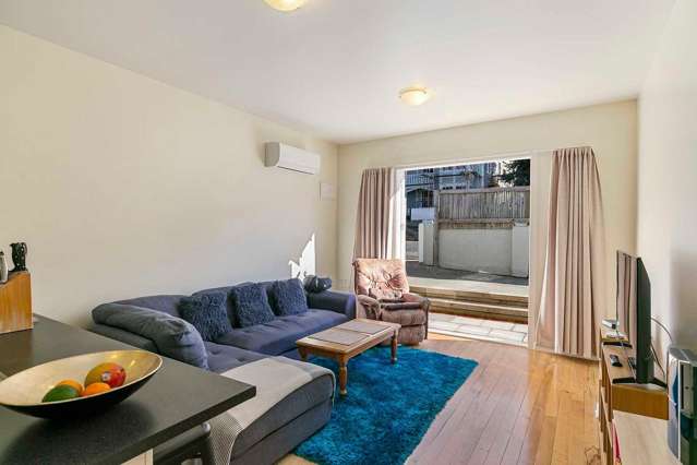 91A Queens Drive Lyall Bay_3