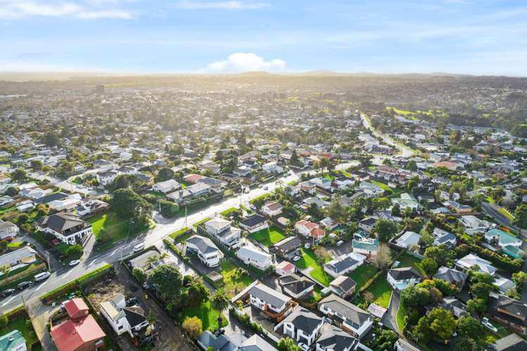 120 Golf Road New Lynn_31