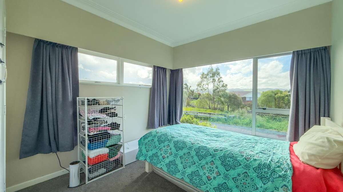 1152A Miranda Road_4