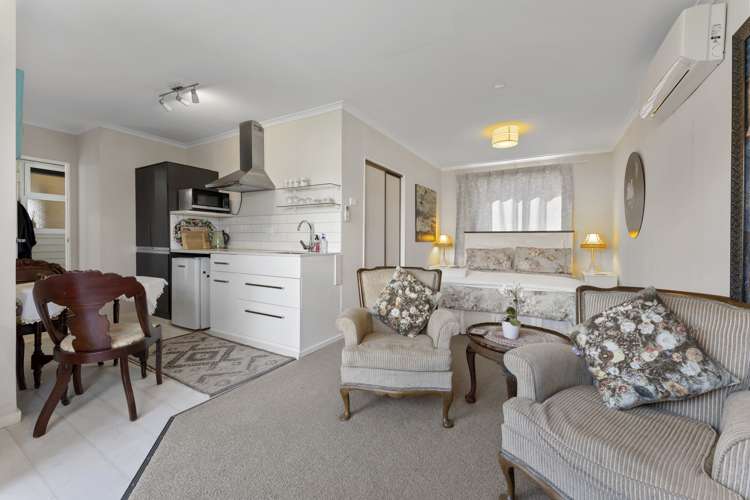 4 Montague Grove Stratford_17