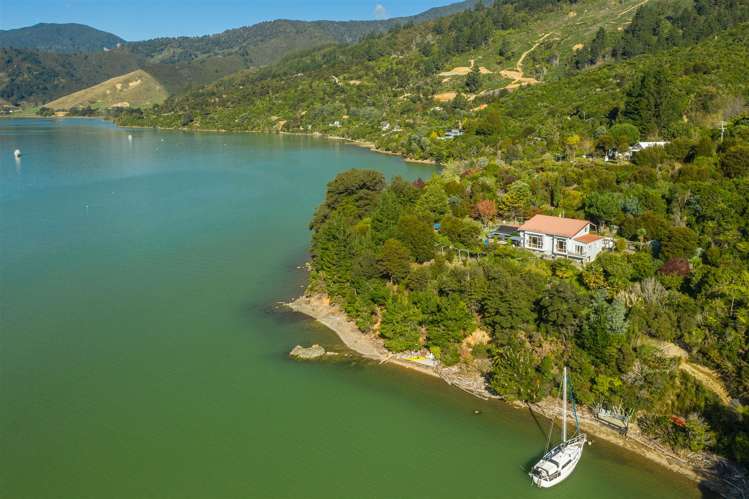 577 Queen Charlotte Drive Havelock_12