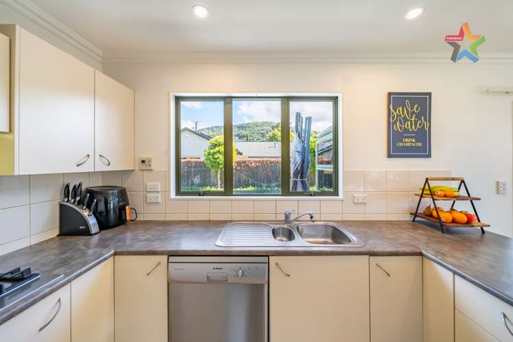 36 Mary Huse Grove Manor Park_11