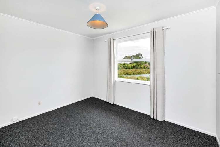 141 Flanshaw Road Te Atatu South_7