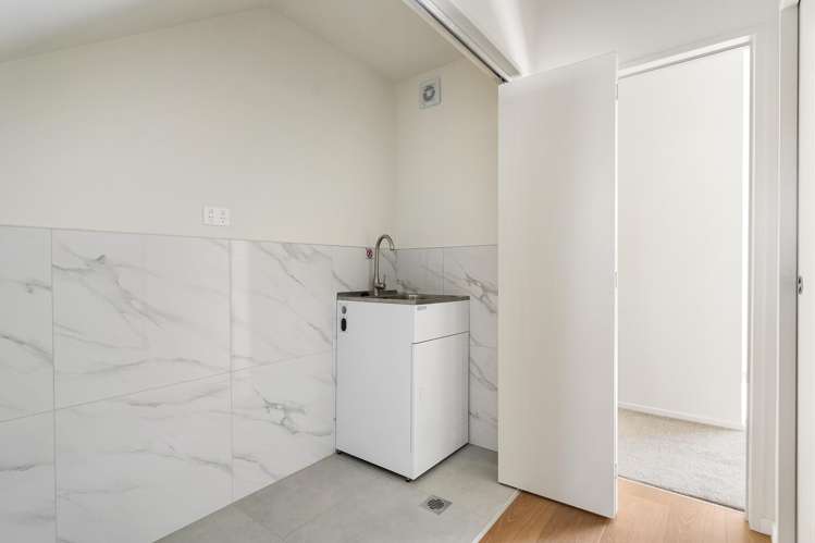 4/21 Erima Avenue Point England_10