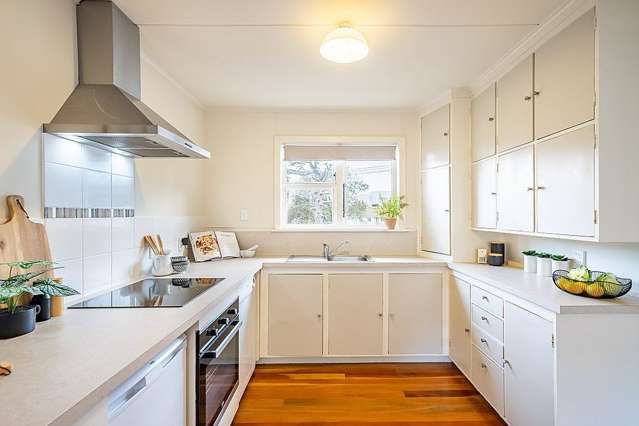 10 James Grove Stokes Valley_1