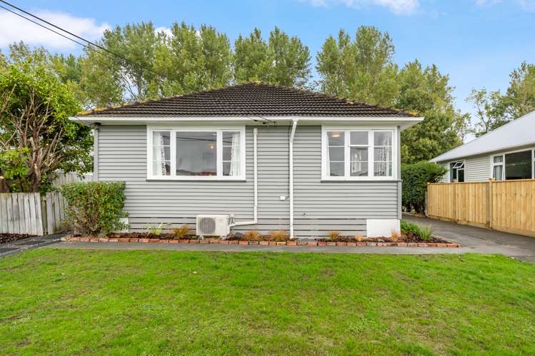 66 Strand Crescent Naenae_24