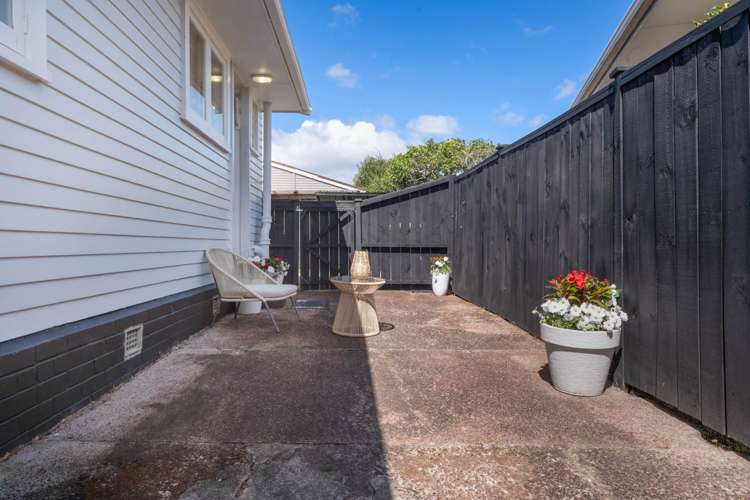 22 Kirrie Avenue Te Atatu South_19