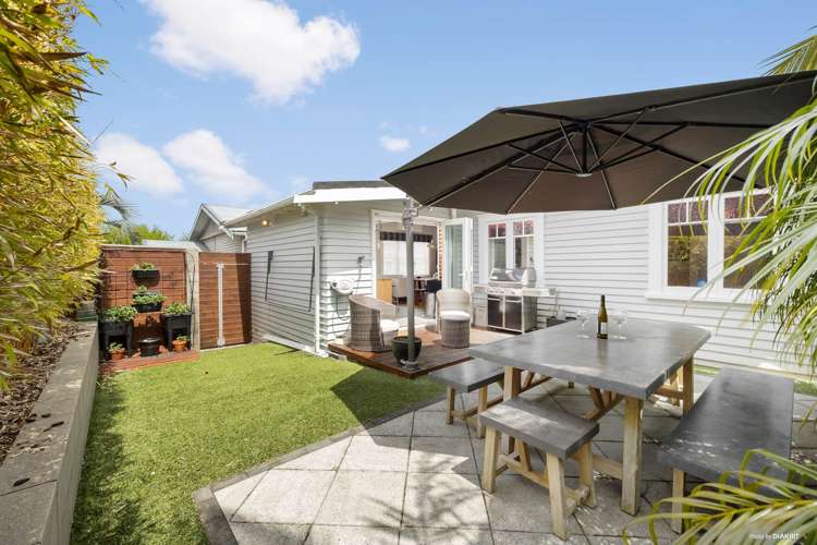 9 Epworth Avenue Royal Oak_18