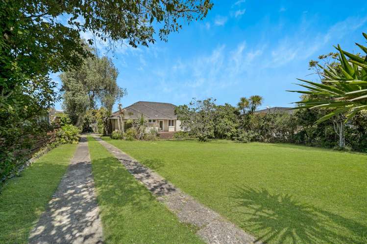 1 Vaughan Crescent Murrays Bay_3