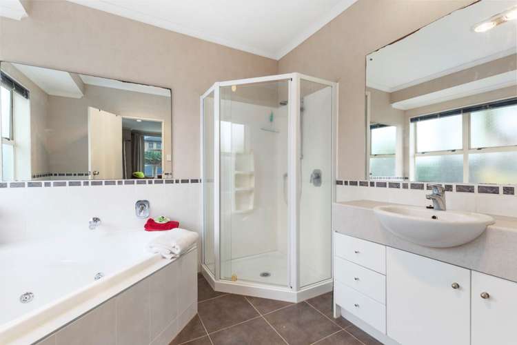 5 Bellshill Close Wattle Downs_11