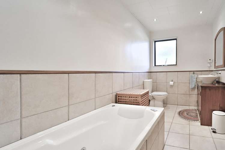 1217 Louie Street Parkvale_16