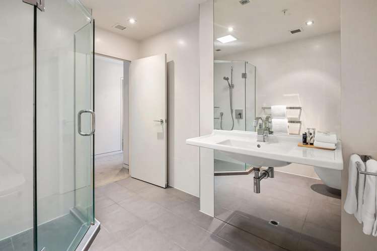 302/136 Marine Parade Mt Maunganui_15