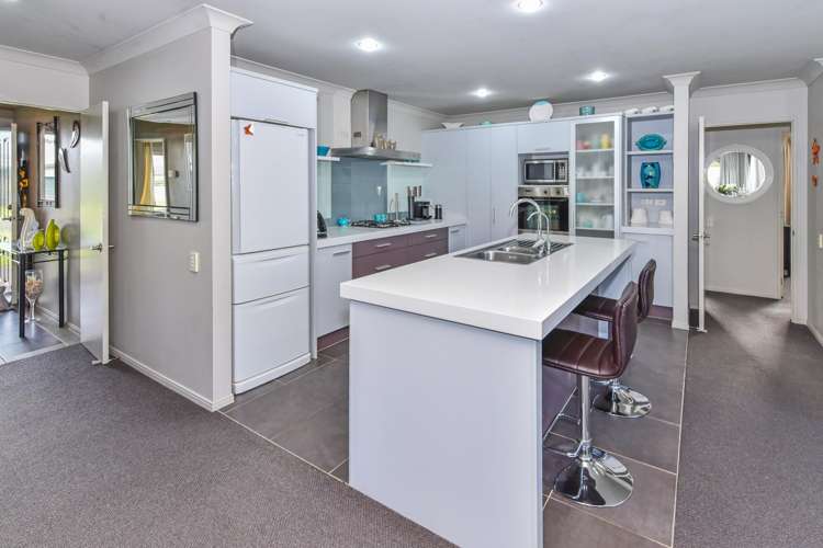 42 Aberdeen Crescent Wattle Downs_3