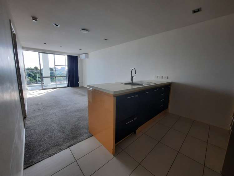 401 New North Road 1703_2