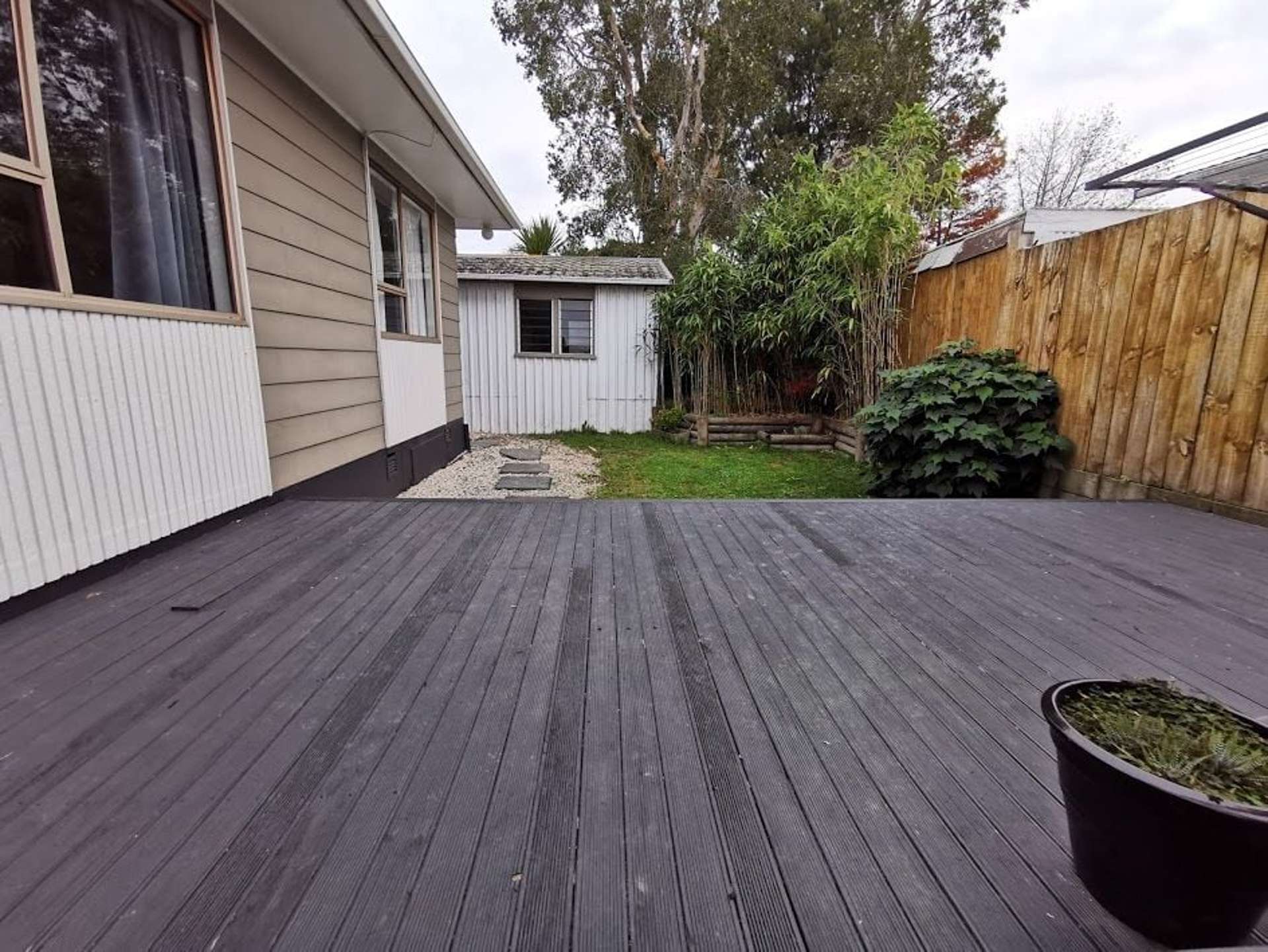 8 Aquarius Avenue Glen Eden_0