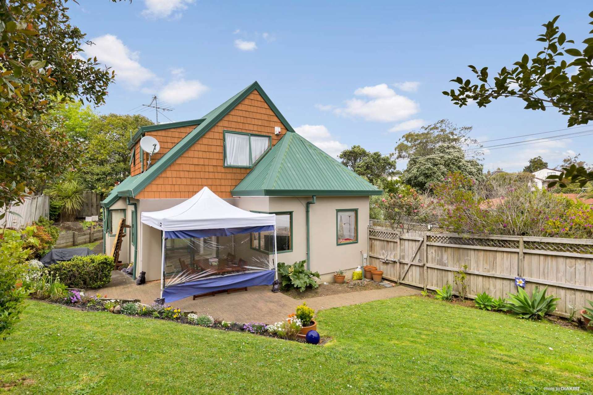 2/4 Bond Crescent Forrest Hill_0