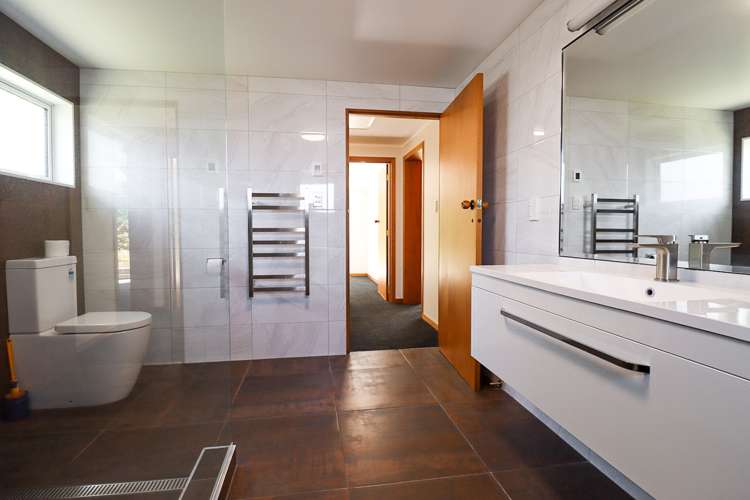 37 Guy Street Dannevirke_17