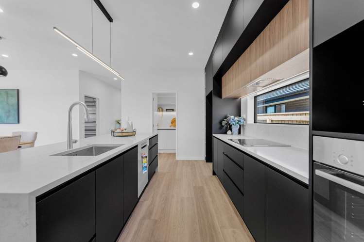 27 Korowhiti Road Clarks Beach_7