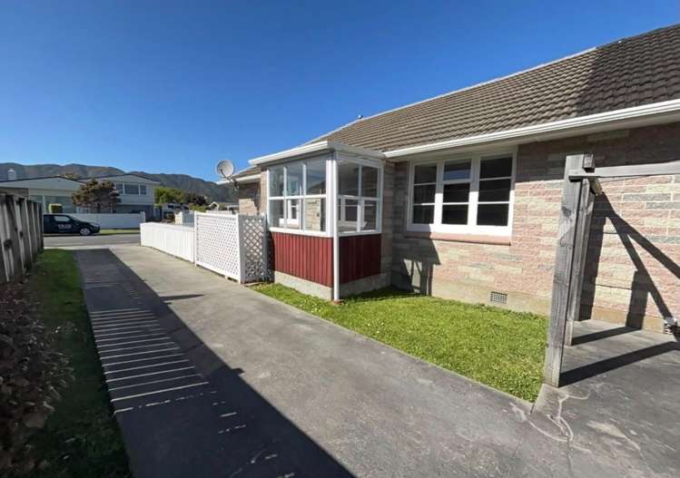  77 Wai-iti Crescent Woburn_13