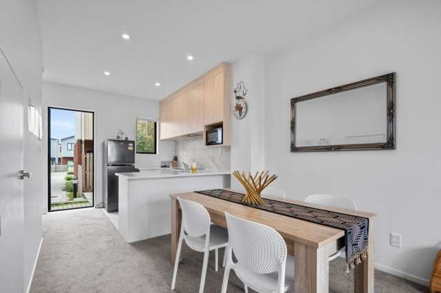 96E Walmsley Road 10672_2