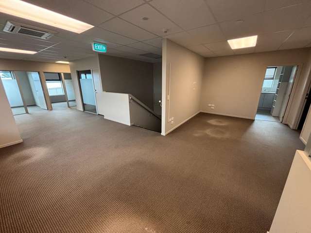 190 =sqm central Paraparaumu a Grade Office