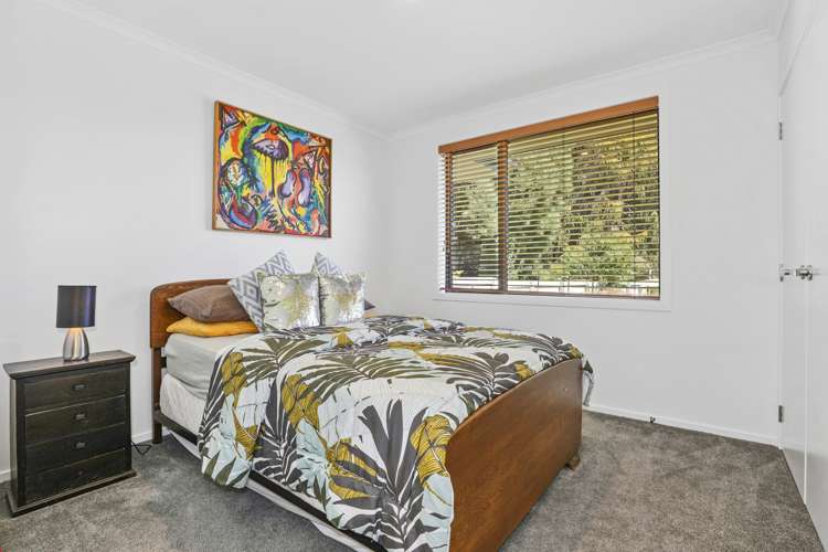 16 Karaka Place Kinloch_13