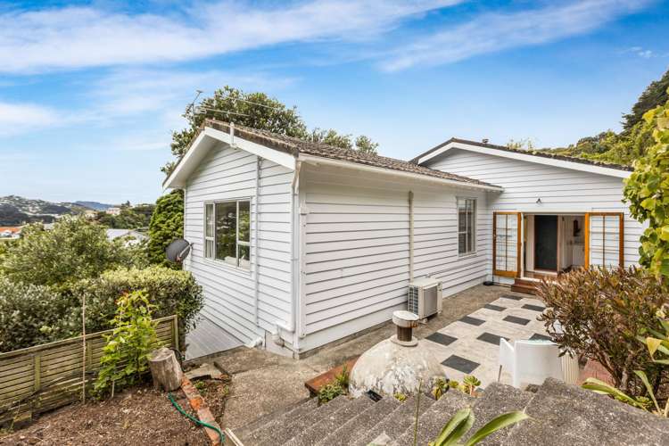 22 Liffey Crescent Island Bay_13