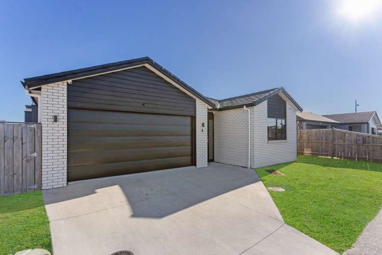 6 Castlepoint Avenue Takanini_3