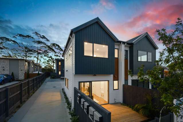 2 & 5/81 Vodanovich Road Te Atatu South_1