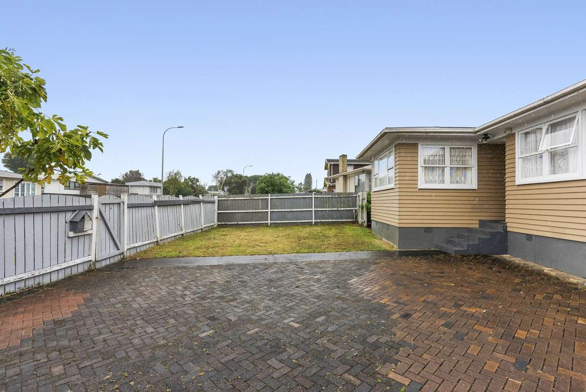 129 Rowandale Avenue_4