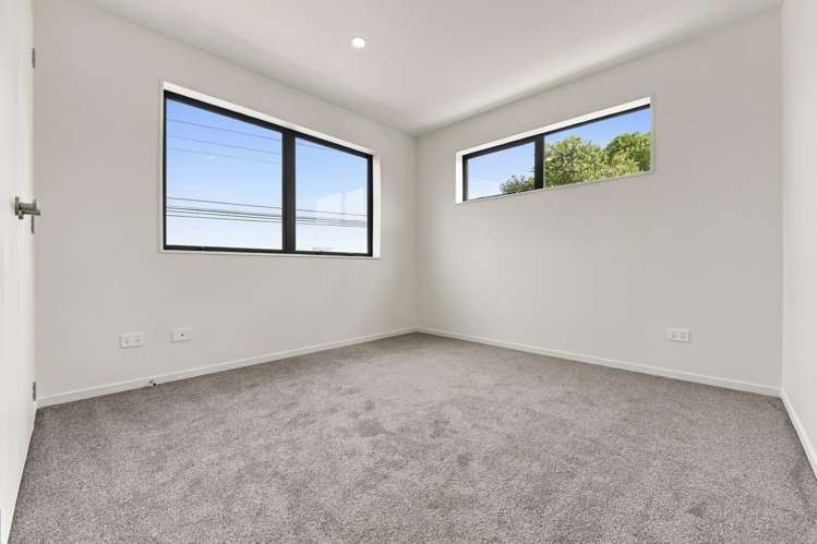 Units 1-3/48 Roberts Road Te Atatu South_10