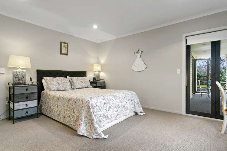 8 Rowling Place Leamington_12