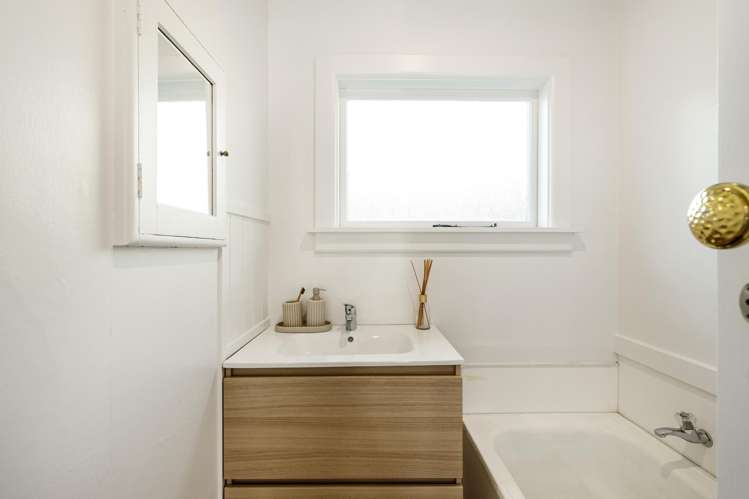 99 Brookside Terrace Bryndwr_13