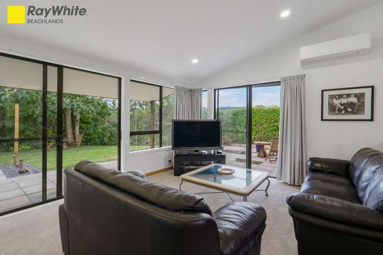 156 Ara-Kotinga Whitford_9