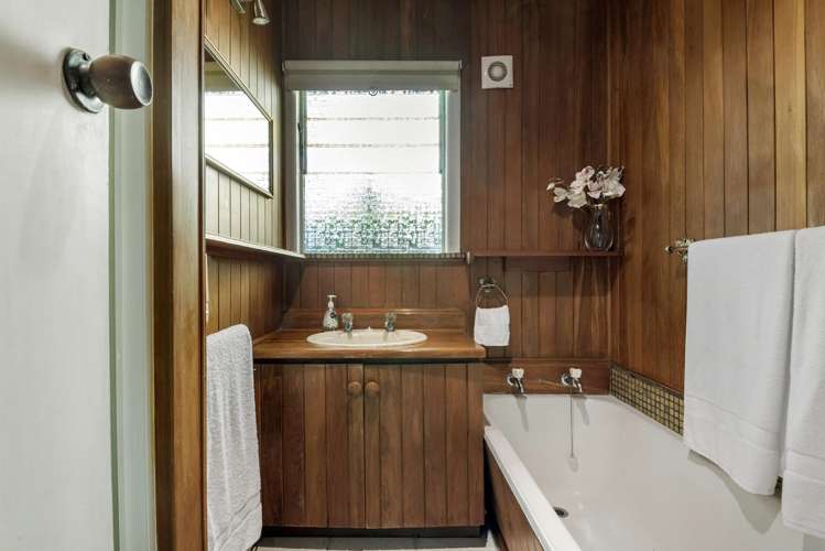 64 County Road Torbay_15