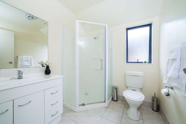 19 Elder Place Massey_14