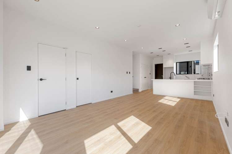 16 Whare Kauri Road Papakura_11