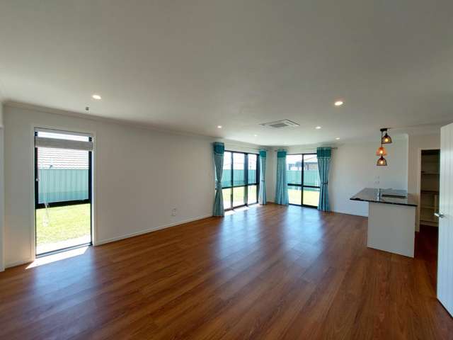 9C Desmond Place Bell Block_4
