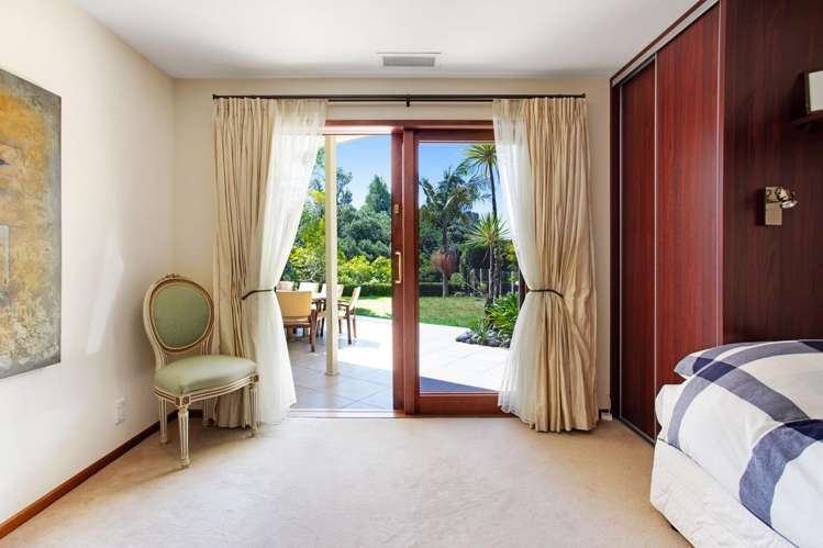 131 Point View  Drive East Tamaki Heights_26