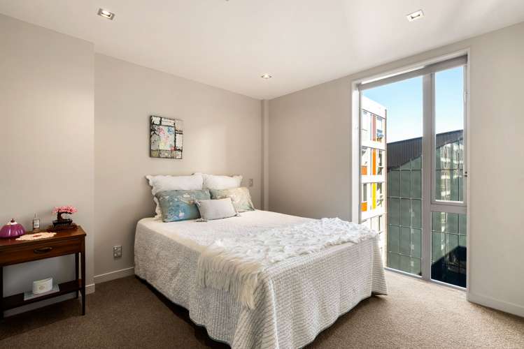 7i/82 Cable Street Te Aro_13