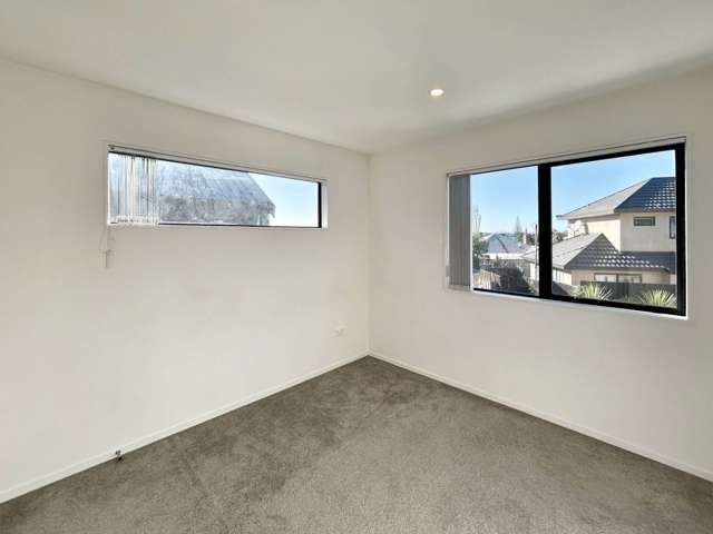 12D Kelwyn Road Kelston_4