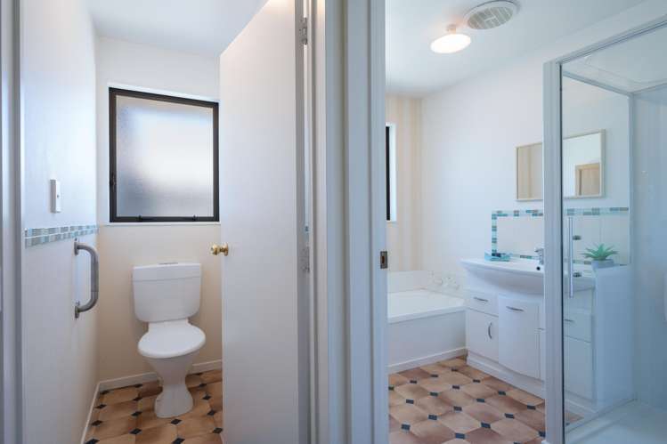 3 Mary Ann Muller Crescent Stoke_10