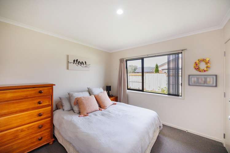 15 Chestnut Close Kelvin Grove_12