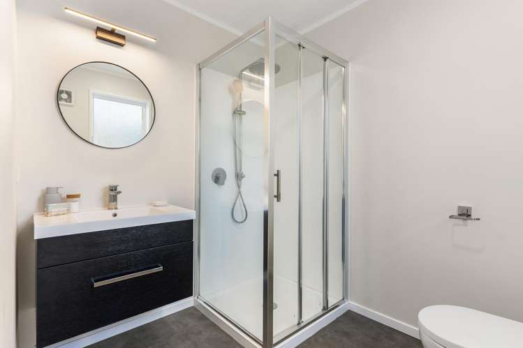 17b Colchester Crescent Newlands_9