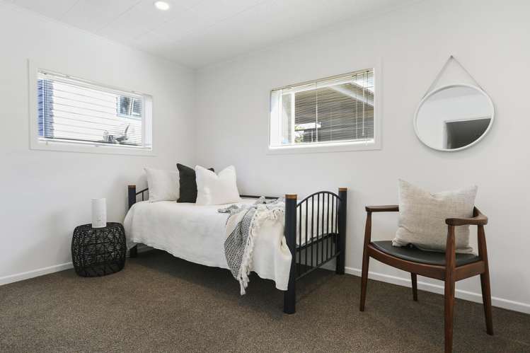 6 May Avenue Te Atatu South_16