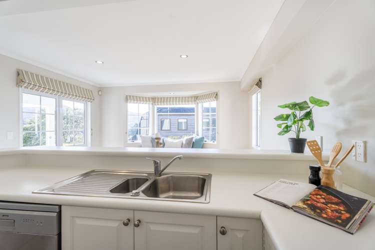 12 Ronald Woolf Place Churton Park_5