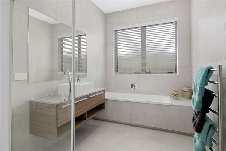 7 Mahutonga Avenue Beachlands_13