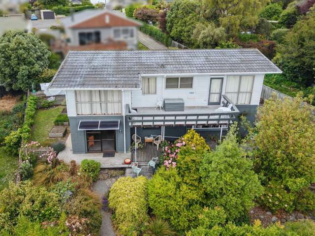 LOCKWOOD LIVING, DUAL OPTIONS